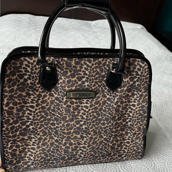 Tracker by Bentley Leopard Print Carry on Luggage - Picture 2 of 16